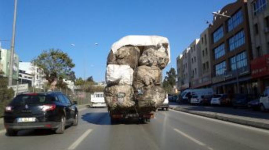 İzmir'de Trafik Canavarı Yolda