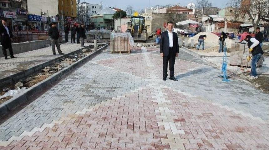 Kent Meydanında Hummalı &Ccedil;alışma