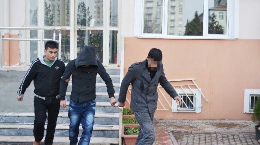 Piyasaya Sahte Para S&uuml;rerken Yakayı Ele Verdiler