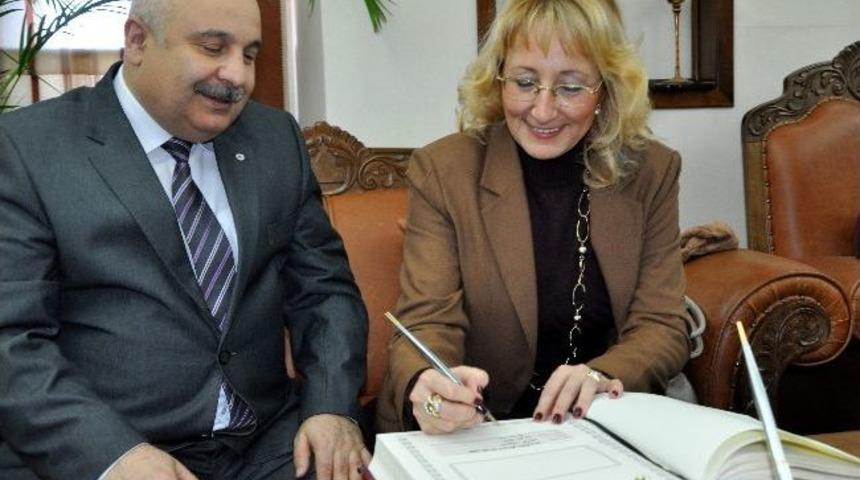 Dedeoğlu, Adıyaman &Uuml;niversitesi'ni Ziyaret Etti