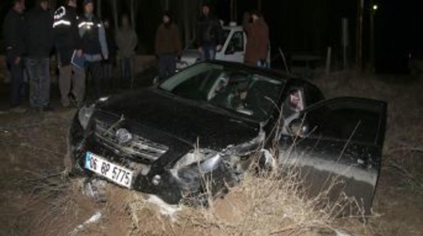 Polisin 'dur' Ihtarına Uymayan Sigara Ka&ccedil;ak&ccedil;ılarını Trafik Kazası Durdurdu