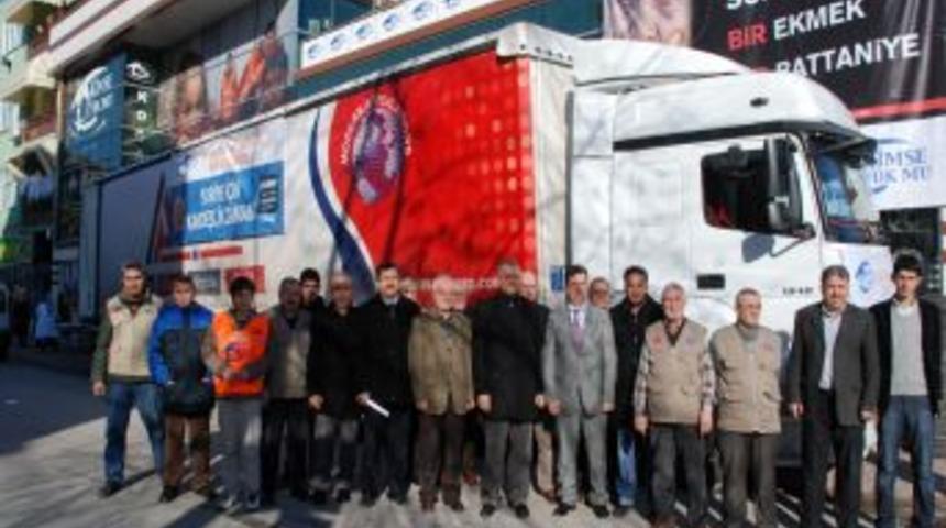 Kimse Yok Mu Kocaeli Şubesi'nden Suriyeli M&uuml;ltecilere Bir TIR Dolusu Yardım