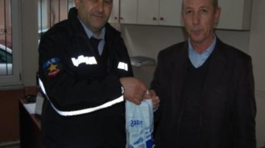 G&uuml;venlik G&ouml;revlisinden İnsanlık Dersi