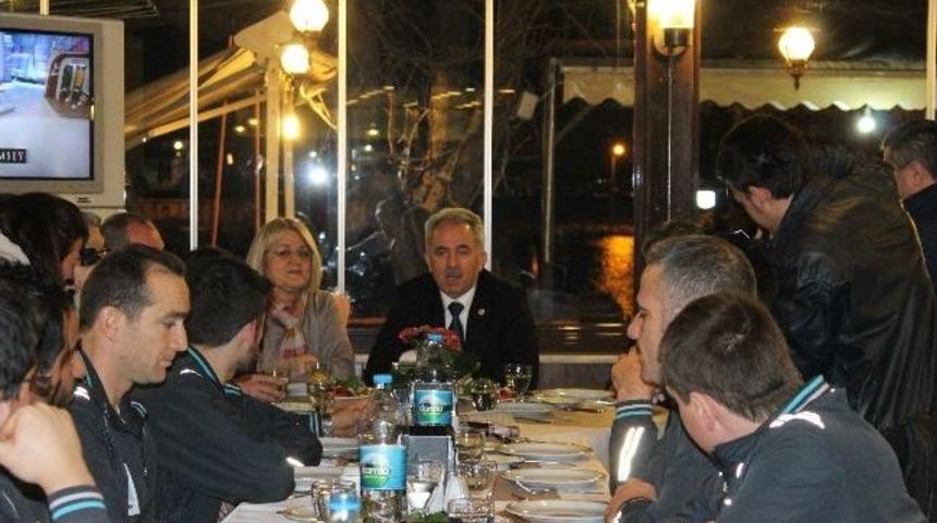 Vekil Coşkun&rsquo;dan Yosk&rsquo;a Moral Yemeği