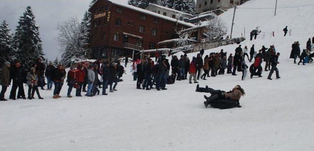 Ayder Yaylası'nda 6. Kardan Adam Şenlikleri Başladı