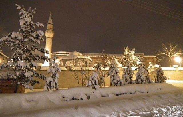 Kazım Karabekir Camii Kar Altında Bir Başka Güzel