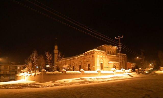 Kazım Karabekir Camii Kar Altında Bir Başka Güzel