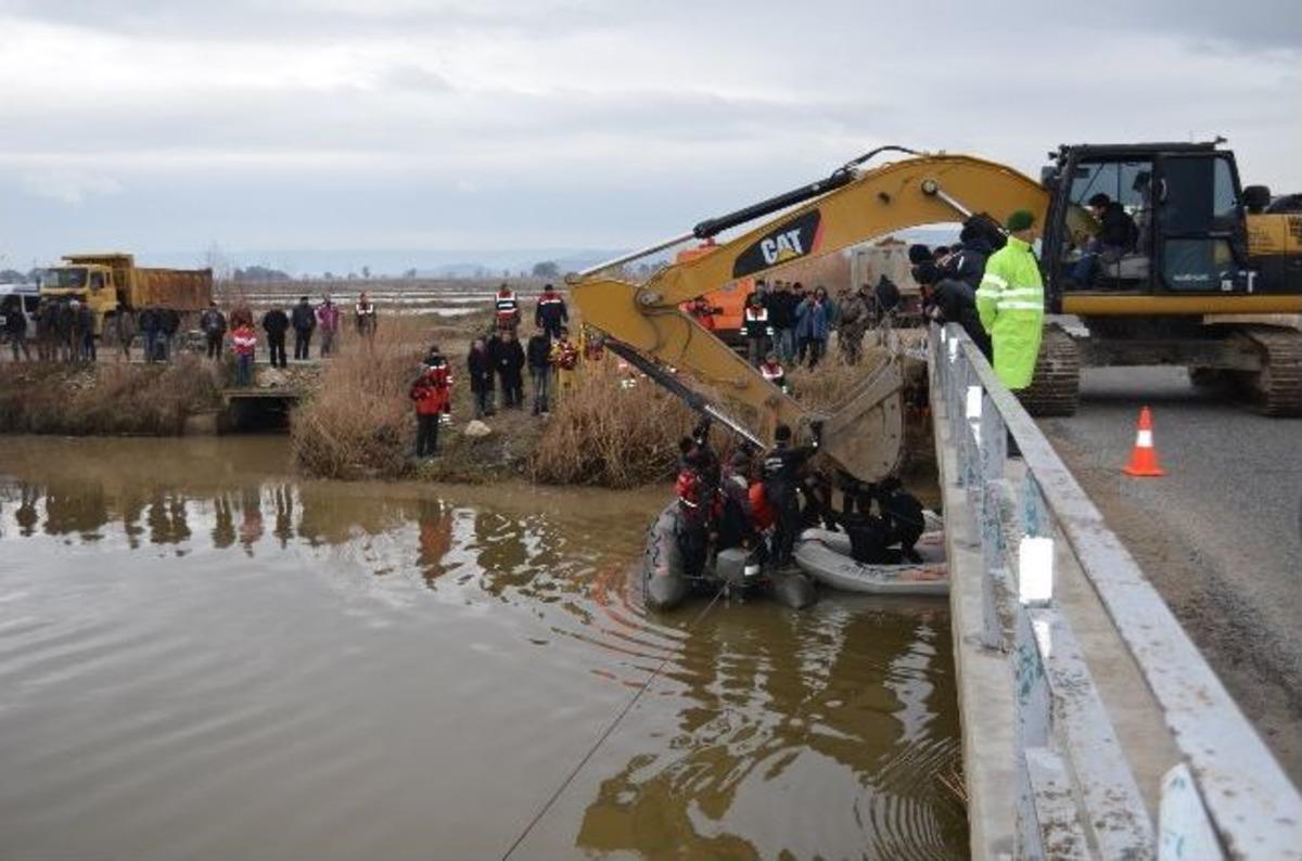 S&ouml;ke&rsquo;de Acı Bekleyiş Bitti: 4 Kişilk Aslan Ailesinin Cesteleri Sudan &Ccedil;ıkarıldı