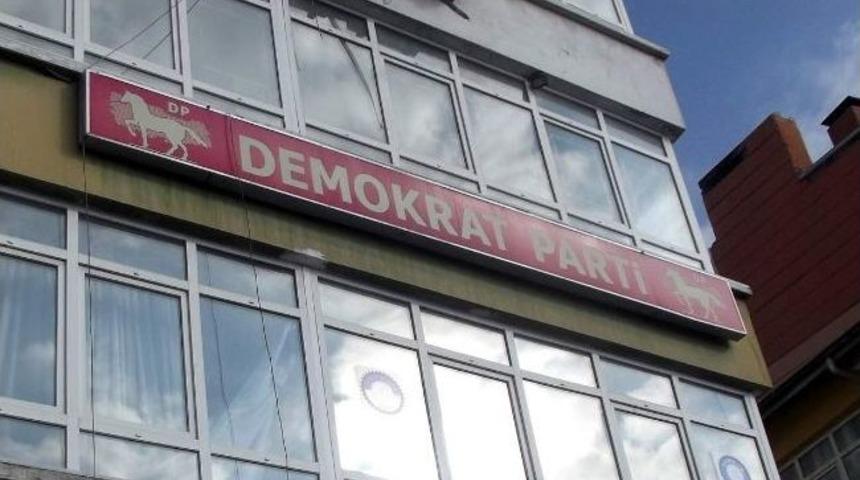 Demokrat Parti&rsquo;ye Haciz Şoku