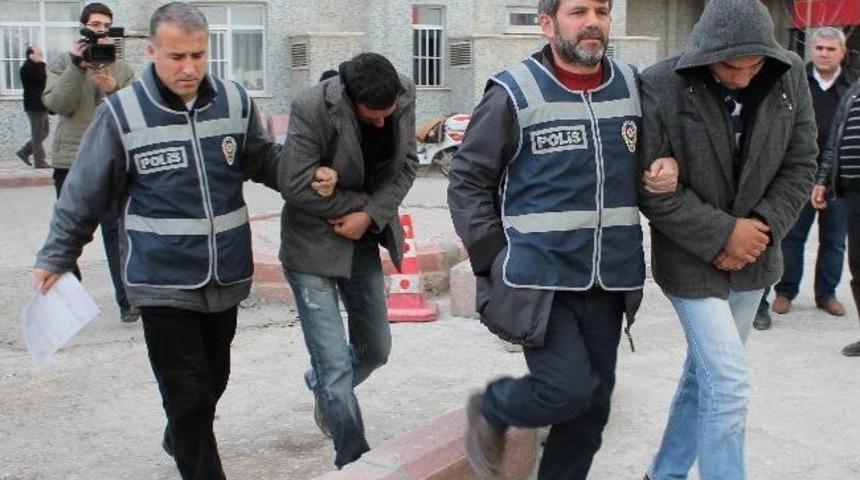 Ak&uuml;, Teyp Ve Korna &Ccedil;aldılar