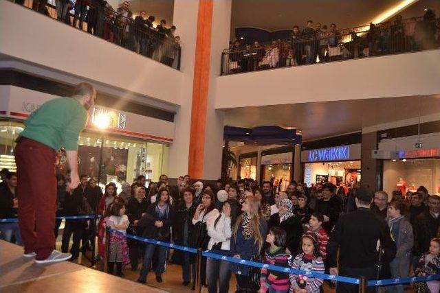 Mahşeri Cümbüş Ekibi, Forum Kayseri’de Güldürdü