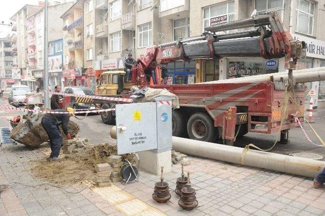 Çorlu`da Direkler Sökülüyor Elektrik Yeraltına Veriliyor