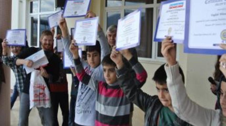 Hoşg&ouml;r&uuml;&rsquo;de Yarıyıl İngilizce Pratik Eğitimi Sona Erdi