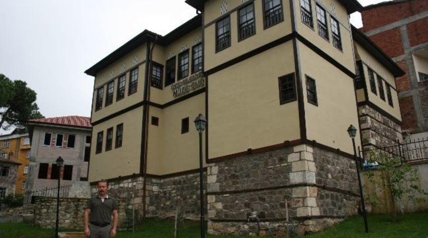 Dede Mirası D&uuml;rb&uuml;n&uuml; M&uuml;ze Eve Bağışladı