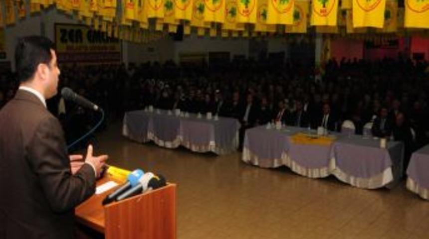 Demirtaş: Barış S&uuml;recinin Y&uuml;r&uuml;mesi I&ccedil;in Medya Objektif Habercilik Yapsın