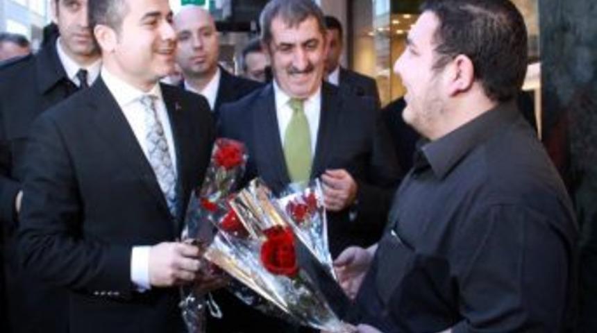 Samsun'da Esnaf Ziyareti Yapan Bakan Kılı&ccedil;&rsquo;a Sevgi Seli