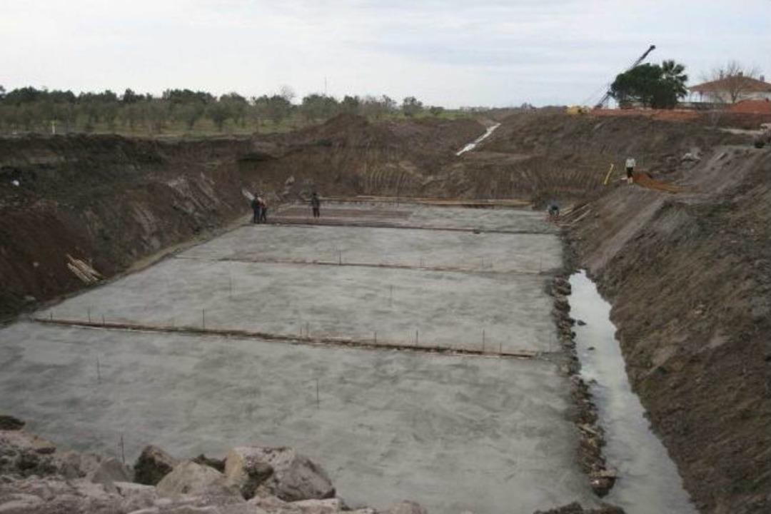 Altınova&rsquo;da Sele &Ouml;nlem Olarak Yağmur Kanalı D&ouml;şeniyor