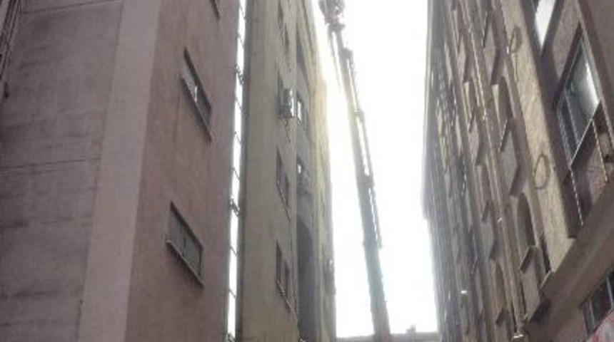 &Ouml;zmerkez'e 30 Metrelik Baca Borusu D&ouml;şendi