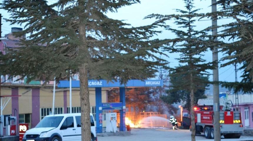 LPG Istasyonundaki Patlamada 2 Kişi Yaralandı