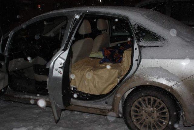 Kars&rsquo;ta Saman Y&uuml;kl&uuml; Kamyondan 32 Bin Paket Ka&ccedil;ak Sigara &Ccedil;ıktı 1