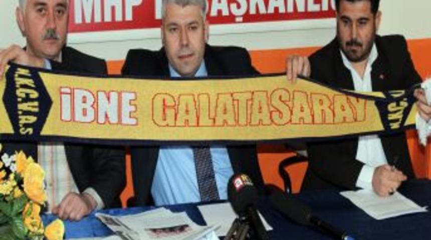 Uşak'ta Dağıtılan Küfürlü Atkıya Tepki