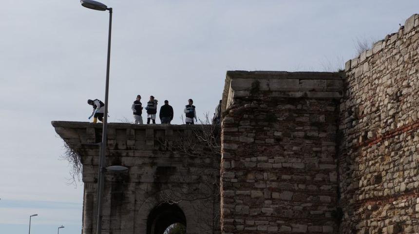 Sierra&rsquo;nın Cesedinin Bulunduğu Yerdeki Incelemeler S&uuml;r&uuml;yor