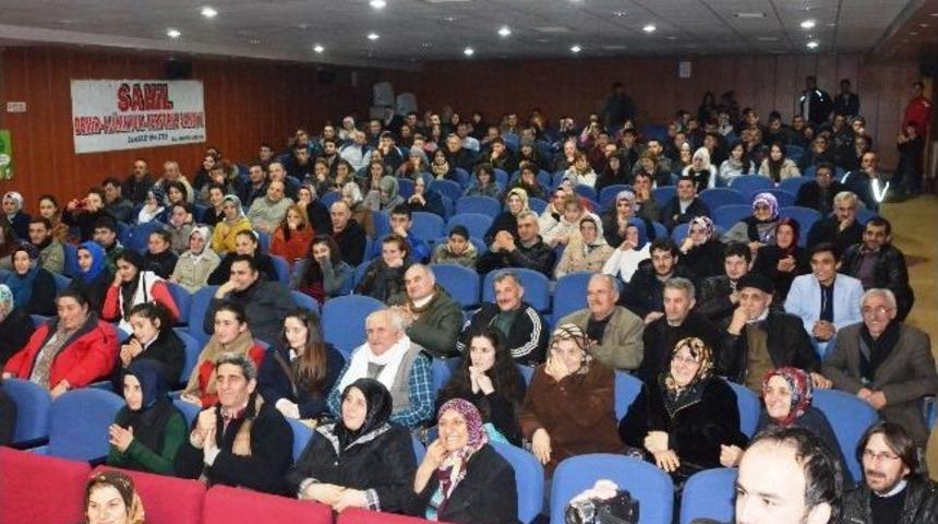 Tiyatro Sahnesinde Evlenme Teklifi