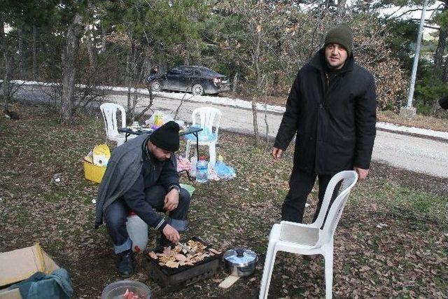 Yozgat ta G&uuml;neşli Havayı Fırsat Bilen Vatandaşlar &Ccedil;amlık Milli Parkına Akın Etti 1