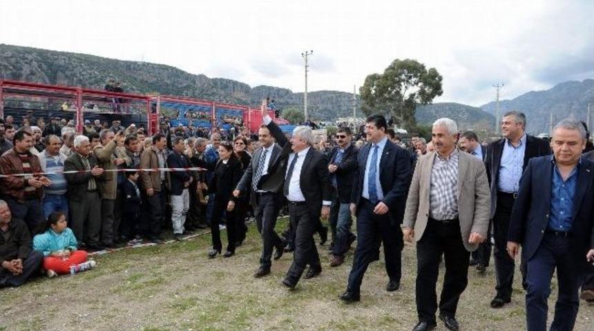 Antalya B&uuml;y&uuml;kşehir Belediyesi Demrelilere Yardım Etti