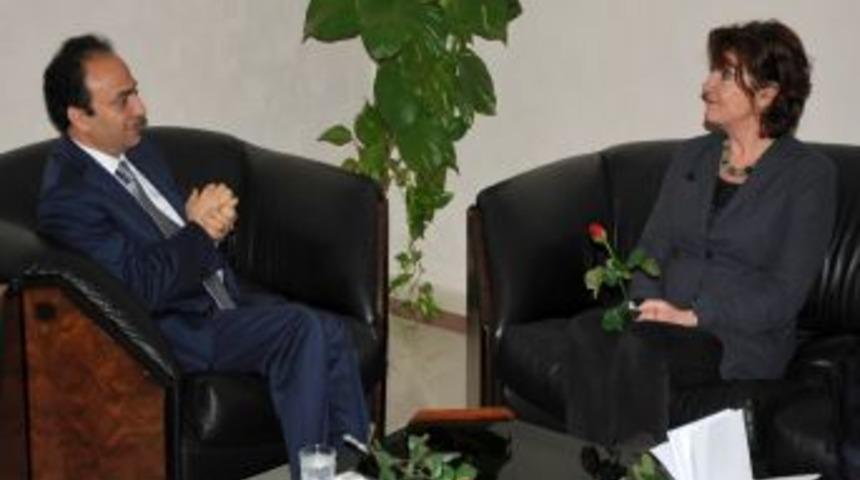 AP Milletvekili Flautre, Baydemir'i Ziyaret Etti