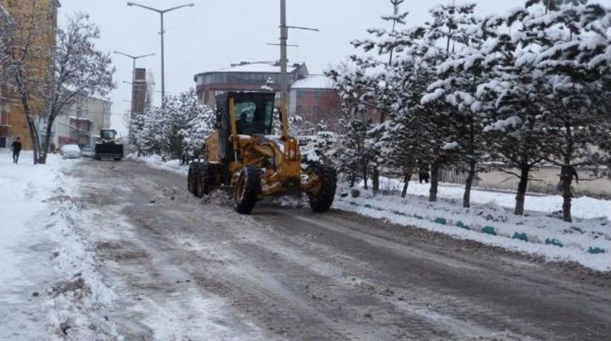 Ağrı&rsquo;da Kar Temizleme &Ccedil;alışması