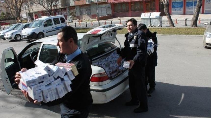 Kiralık Otomobilden 4 Bin Ka&ccedil;ak Sigara &Ccedil;ıktı