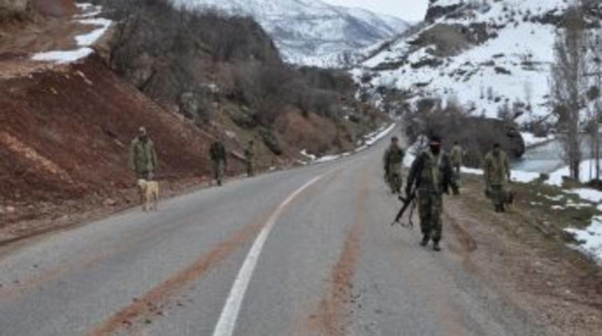 Tunceli-Erzincan Yolundaki Operasyon S&uuml;r&uuml;yor