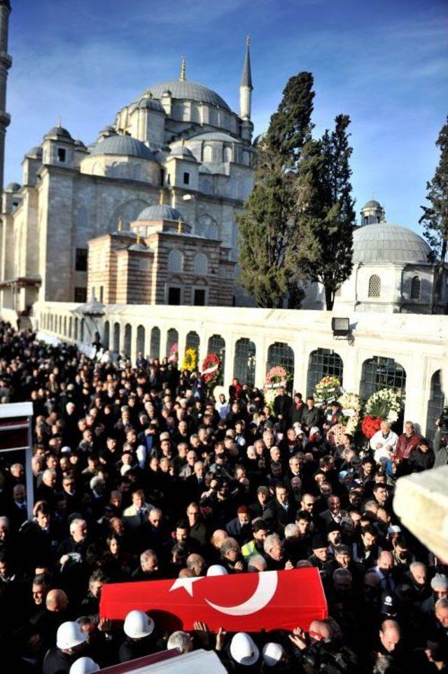Necdet Menzir Son Yolculuğuna Uğurlandı 1