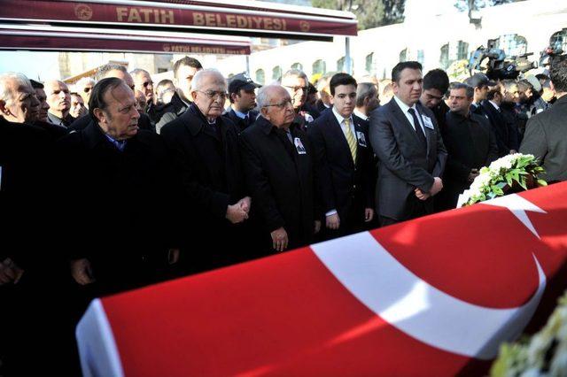 Necdet Menzir Son Yolculuğuna Uğurlandı 2