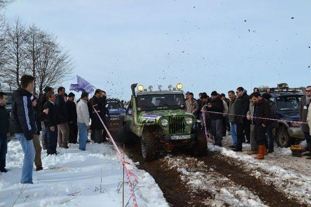 Kar Festivali Renkli Görüntülere Sahne Oldu