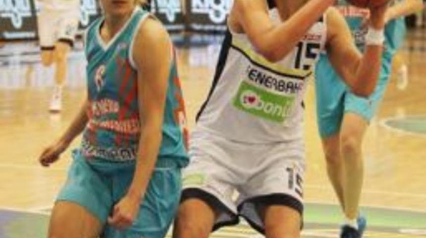 Homend Antakya Belediyesi'ni 72-57 Yenen Fenerbah&ccedil;e Liderliğini S&uuml;rd&uuml;rd&uuml;