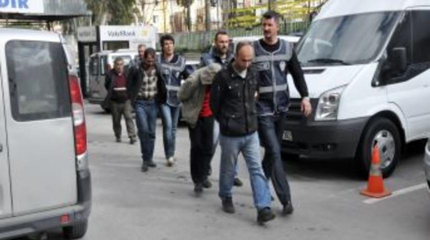 Antalya'da &Ccedil;alınan Ara&ccedil; İzmir'de Yakalandı