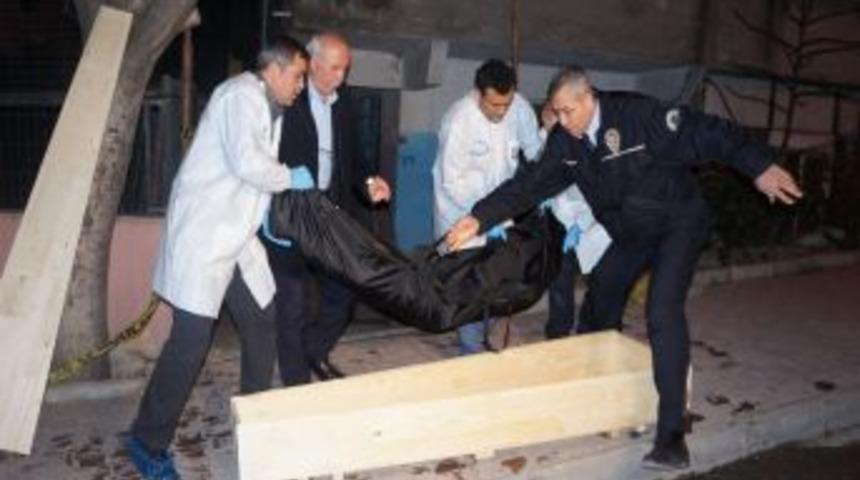 Erkek Arkadaşı Tarafından Bı&ccedil;aklanan Kadın &Ouml;ld&uuml;