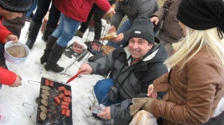 İzmirli Eğitimcilerden Bozdağ&rsquo;da Kar Keyfi