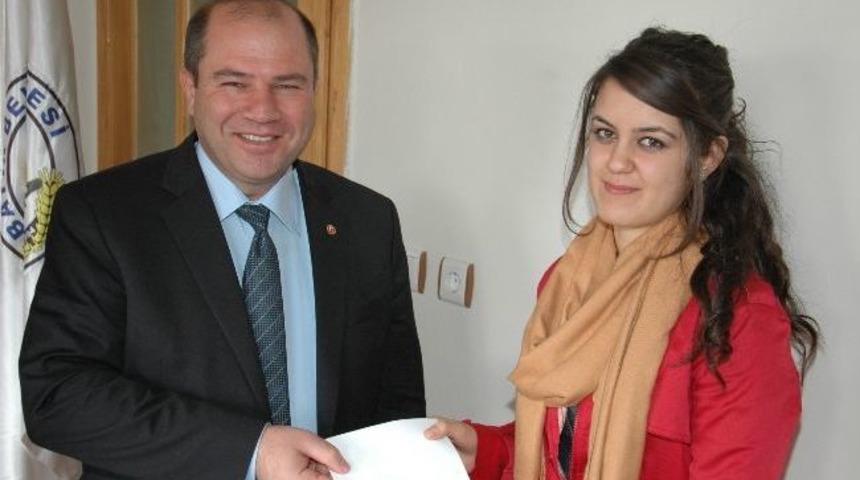 Akbayırlı &Ouml;ğrencilere Burs Desteği