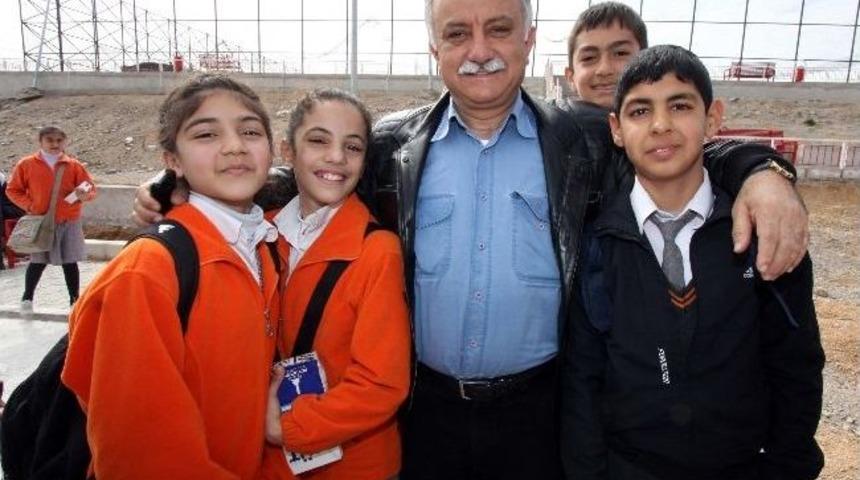 Karabağ&rsquo;dan Eğitime Destek