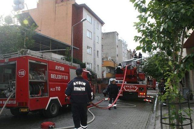 Aydın’da Çatı Yangını 1