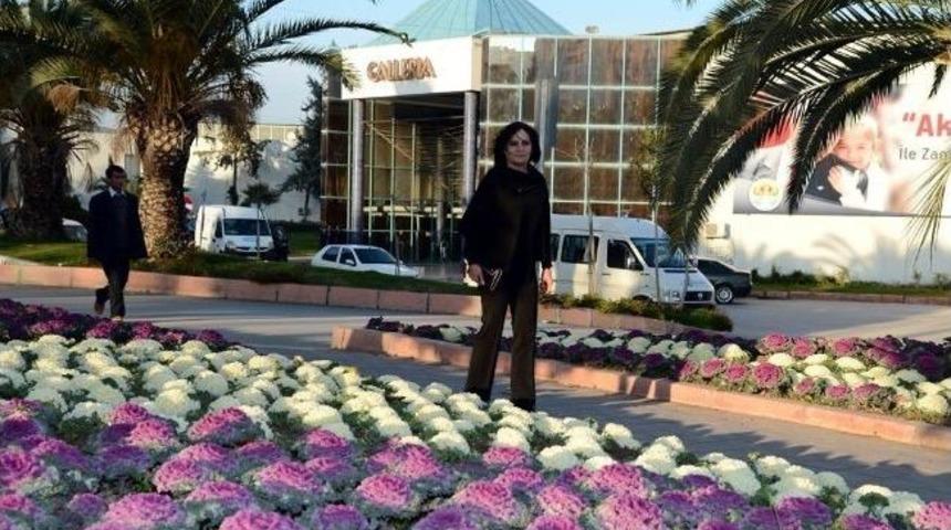 Galleria Y&ouml;netiminden Aldırmaz&rsquo;a Kutlama