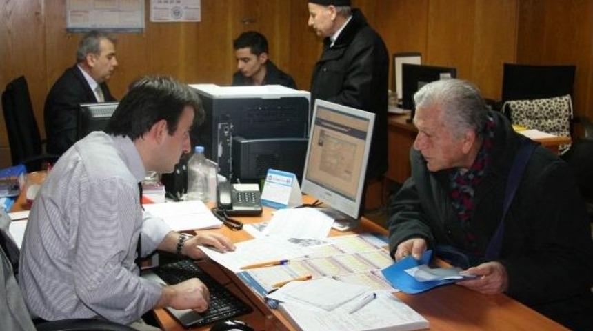 Hac Kayıtları Başladı, Adaylar Sıraya Girdi