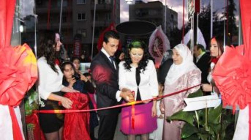 Mersin'de ilk: Royal Cafe hizmete girdi