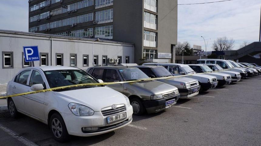 Madde Bağımlısı Hırsızlar Uyuşturucu Parası I&ccedil;in Papağan Bile &Ccedil;almış