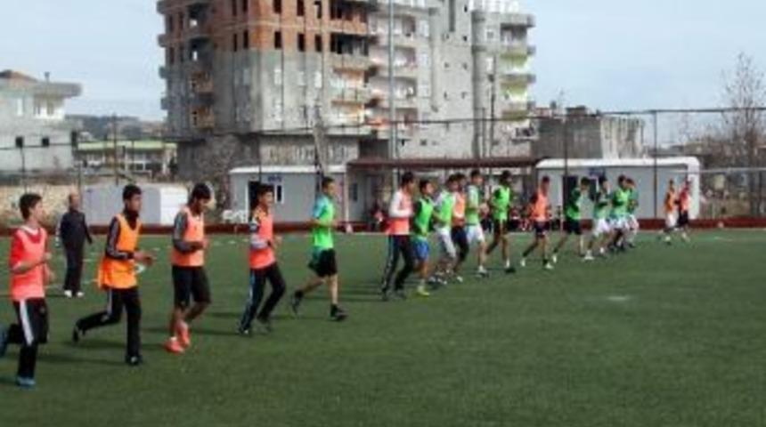 Adıyaman Belediyespor Tatilde Futbol Yıldız Adaylarını Unutmadı
