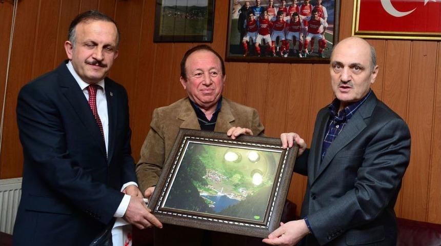 Bakan Bayraktar: Halkın Tevecc&uuml;h&uuml;ne Layık Olmak I&ccedil;in Daha &Ccedil;ok &Ccedil;alışmalıyız