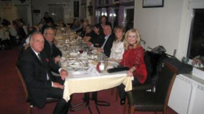 Sanal Alemde Tanışan Bolulular Yemekte Bir Araya Geldi